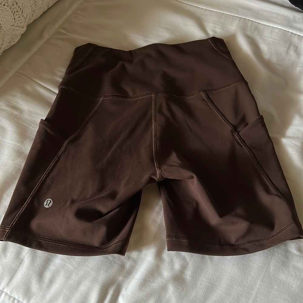 Lululemon Wunder Train 6” w/ pockets